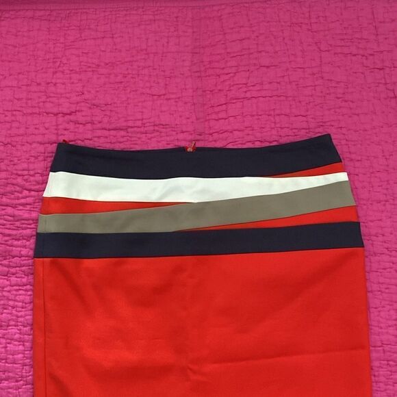 Hugo Boss pencil skirt, size 8 - Picture 2 of 7